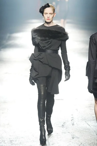 Look 9